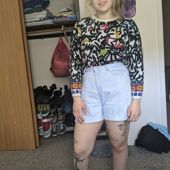 Graphic Vintage Sweater - Picture 7 of 8